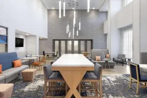 Hampton Inn & Suites St Charles Old Town Area, Mo - 马里兰高地