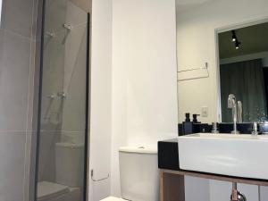 Studios luxuosos no Itaim Bibi com vaga de garagem.