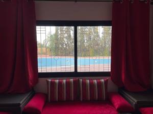 Charmant logement avec piscine et parking gratuit