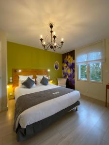 Hotels Chateau de La Dame Blanche - Logis : photos des chambres