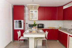 Beatrice: regal residence with wide garden