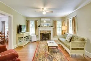 Pinnacle Mountain Falls Sunset Cottage with Deck - Rosman