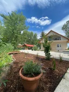 Megnyugtat-LAK Vendégház - Tiszavasvári