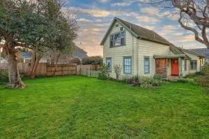 Downtown Drift-Hot Tub,Sauna,Bikes,Pet Friendly - Maple Creek