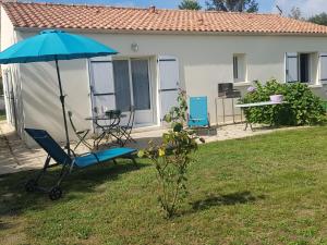 Maisons de vacances Gite Saint-Hilaire-de-Chaleons, 3 pieces, 4 personnes - FR-1-306-1239 : photos des chambres