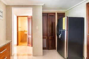 3 BDR Ocean View luxury Apartment . Sleeps 6