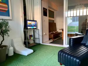 Spacious Apartment near Oaka with a private entrance & Parking