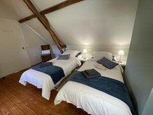Maisons de vacances Gite Saint-Cyr-sur-Loire, 3 pieces, 4 personnes - FR-1-381-547 : photos des chambres