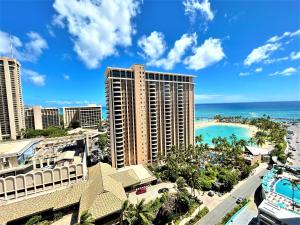 Ilikai Apt 1618 - Spacious 2BR 2BA Unit with Stunning Ocean-Lagoon View