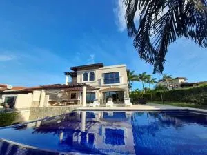 Pristine Bay Villas - Alligator Nose