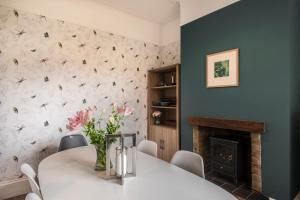 Picton House- 3 bed house with decking and garden, central Ramsgate