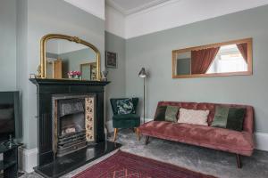 Picton House- 3 bed house with decking and garden, central Ramsgate