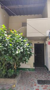 Habitación central con cama doble #2