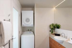 The Old Woolstore Apartment Hotel