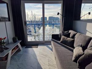 Sea Breeze in Brighton Marina with Free Parking