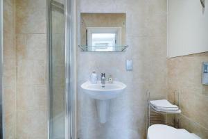 Hobart Home, spacious 2-bed flat in Pimlico