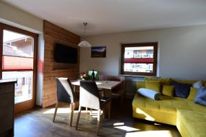 Two-Bedroom Apartment with Large Balcony room in Haus am Römerweg