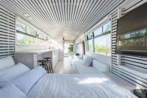 Leobus-לאו באס - Um Qeis