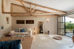 Villa Angelica with private access to beach img15