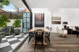 'Orangerie' A Stunning Shoe Factory Conversion - Coburg