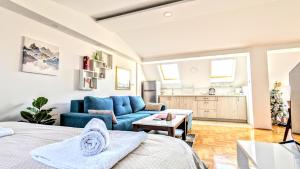 Spacious & attractive 600m-7minuta hoda od centra, mogucnost za parking-apartmani-nsmilos