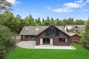 Finest Retreats - The Logs - Torcastle