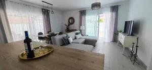 Villa Magnolia - Callao Salvaje