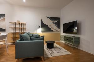 42 m2 central bright apartment with a terrace