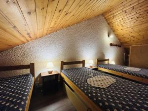 Appartements Spacieux Triplex 4 pieces, 7 couchages, proche pistes, parking, calme - FR-1-330F-74 : photos des chambres
