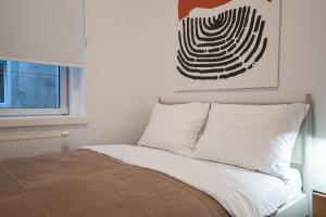 Contemporary 1-Bed Apartment with Balcony in the Heart of Vienna