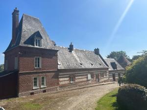 Maisons de vacances Gite d'Hybouville : Maison 4 Chambres