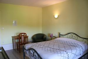 Hotels Le Commerce : photos des chambres