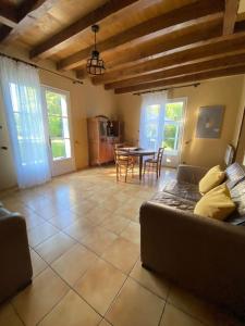 Maisons de vacances House with large private garden in Villereal : photos des chambres