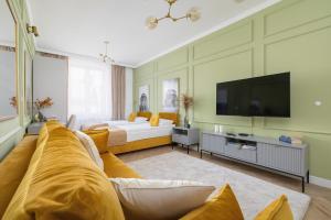 Starowiślna Elegant Apartment with Air Conditioning Kazimierz Cracow by Renters Prestige