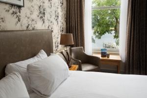 Classic Double or Twin Room with View room in The Waterhead Hotel