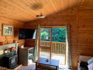 Teviot Lodge - Sleeps 6 - Pets - River Views