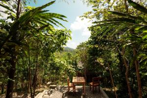 Inigtan Lio Bamboo Cottages