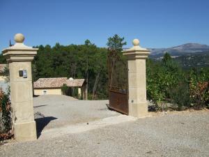 Appartements Lavish Apartment in Montauroux with Swimming Pool : photos des chambres