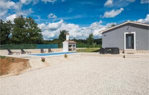 Awesome Home In Malisi With Kitchen