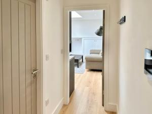 Fountain Apartment No 5 with Free Parking