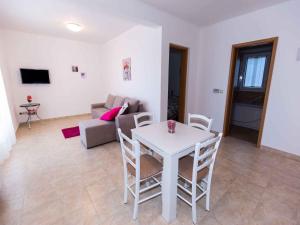 Apartment in Njivice - Insel Krk 27659