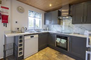 Isis Lakes 79, Reflections - P