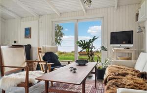 3 Bedroom Gorgeous Home In Knebel