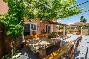 Lena's Apartments - Astrakeri