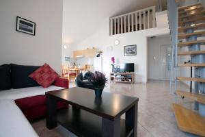 Apartment Nina - Prime Location - 250m Beach - beside Trogir - walking distance toamenities