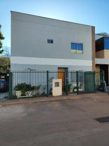 Apto acolhedor e funcional na Asa Sul sinta-se em casa perto da P Federal Enap LBV Casv da embaixada aeroporto , rodov interestadual e academia da PM