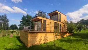 The hills at river - 奇强卡