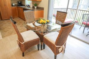 Sunnyside Palms - 2BR, Poolside, 5 min to Beach