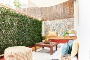 HA Diputació terrace apartment