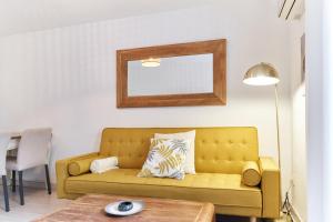 HA Diputació terrace apartment